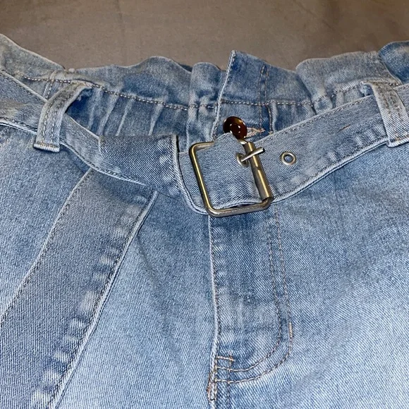 **SOLD ON MARKETPLACENo Boundaries belted high waisted “mom shorts” stone washed - Picture 2 of 4